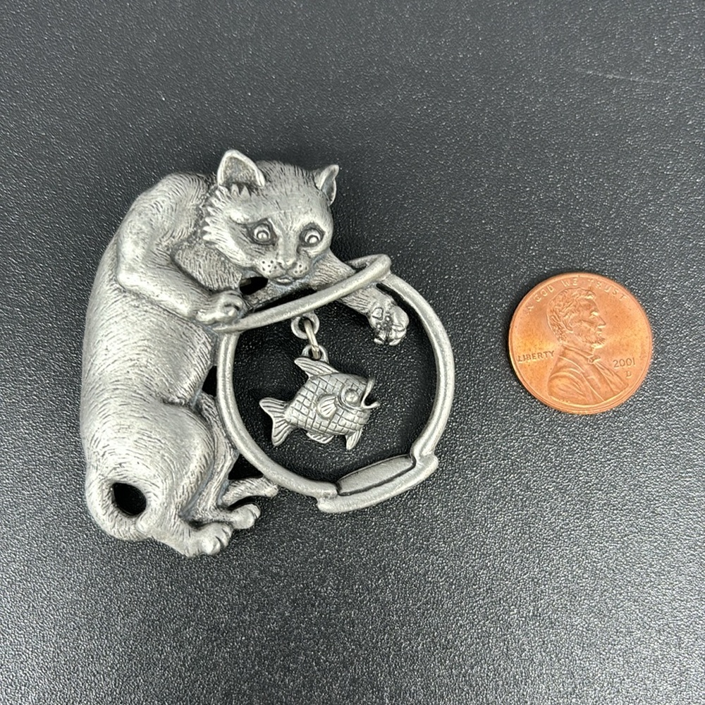 Vintage JJ Cat And Fish Brooch - Picture 7 of 7
